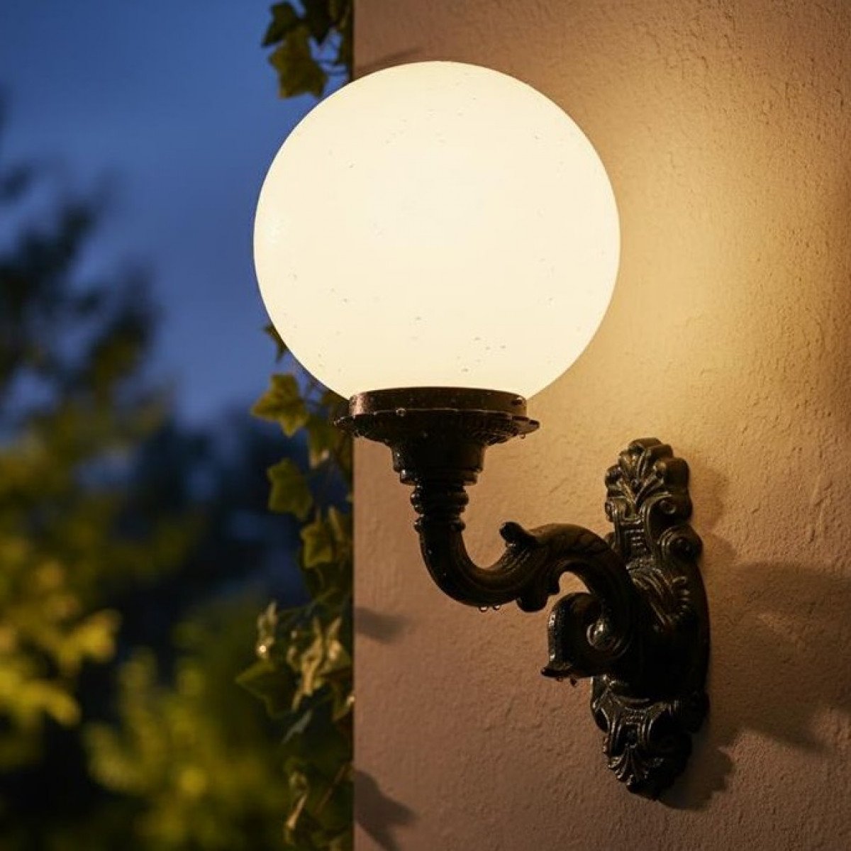 Globe wall light Nice