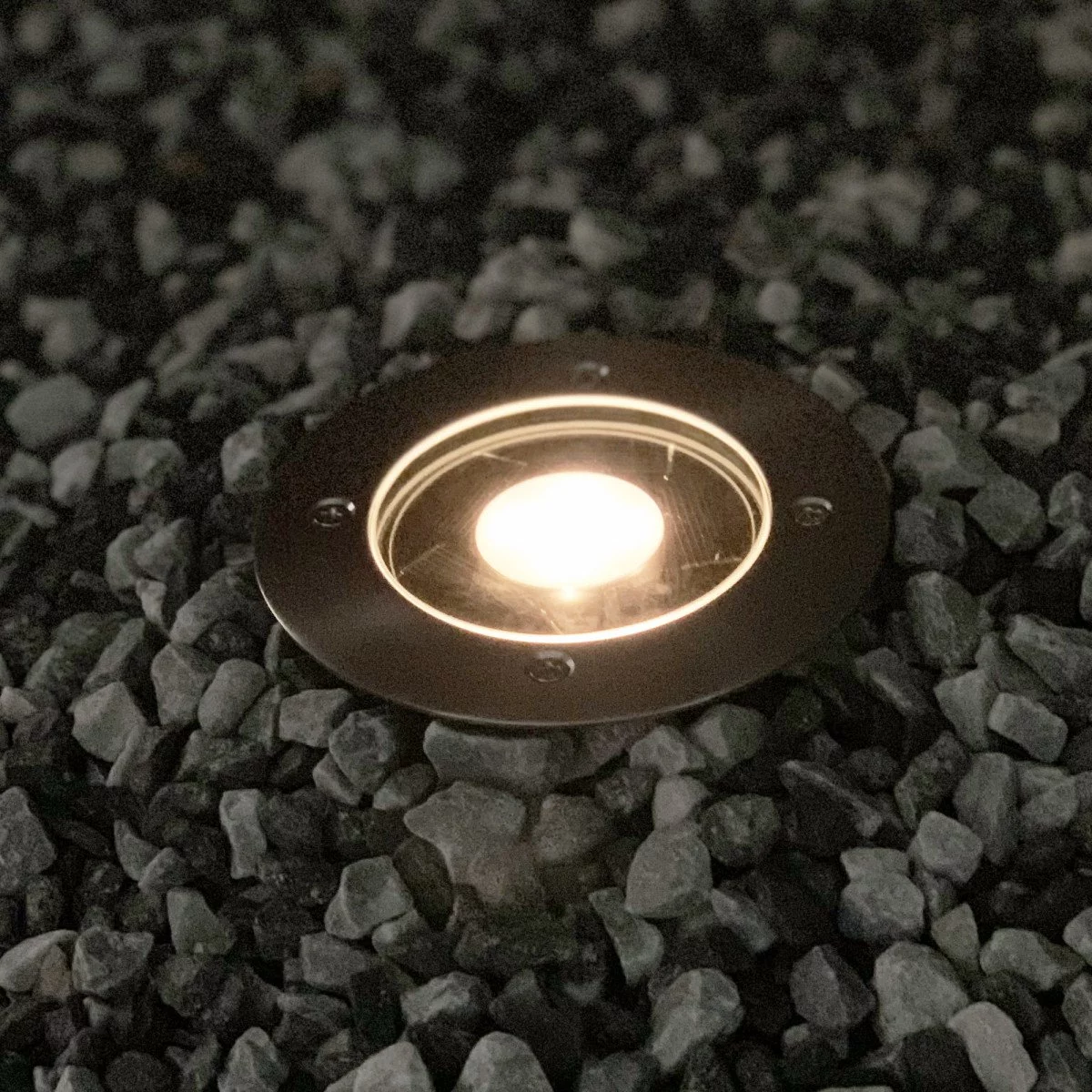 Solar sales puck lights