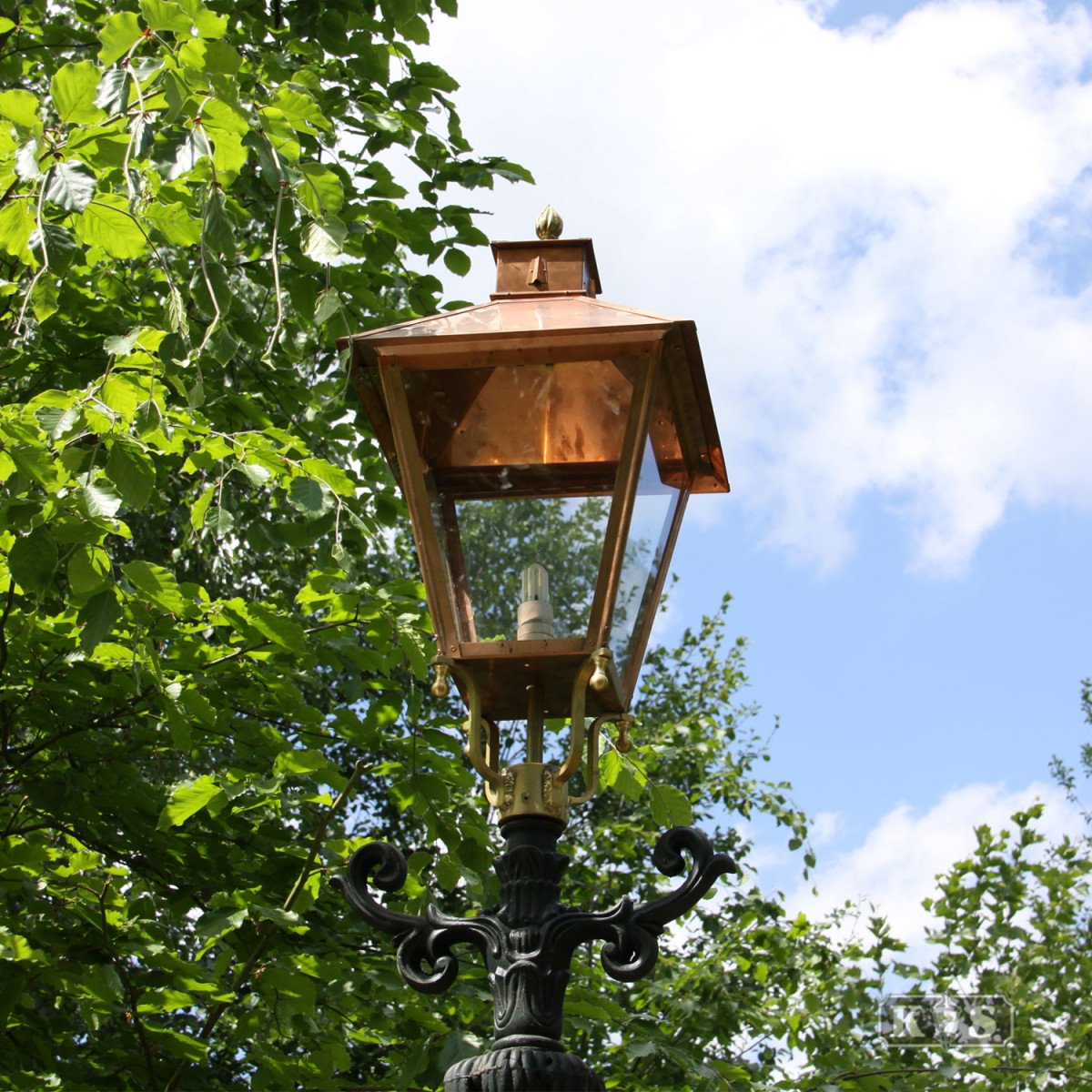 Holland L post lantern