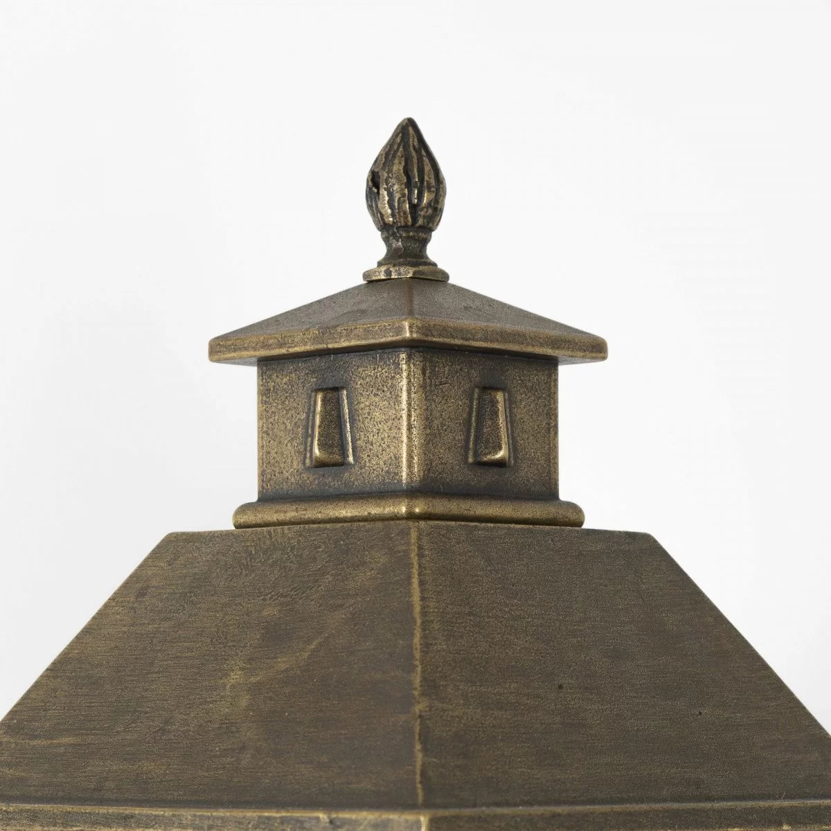 Holland S post lantern
