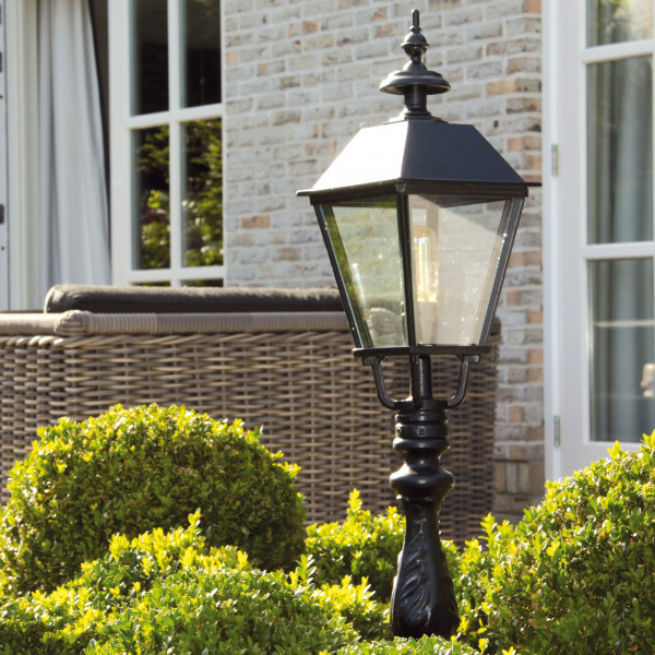 22466 Victorian Style Garden Lamp Post Light & Bollard Lighting 'Pedestal' 